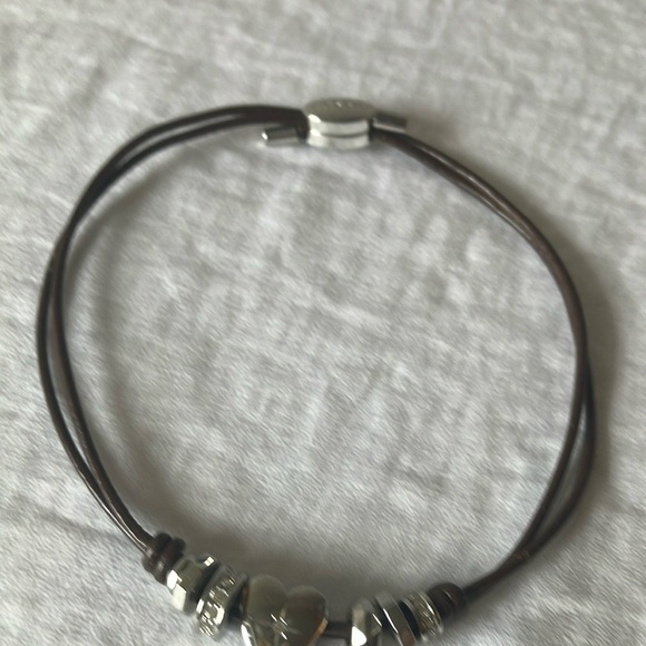 Fossil: Silver Tone Heart Charm Bracelet- Faux Leather Adjustable bracelet - Picture 13 of 15